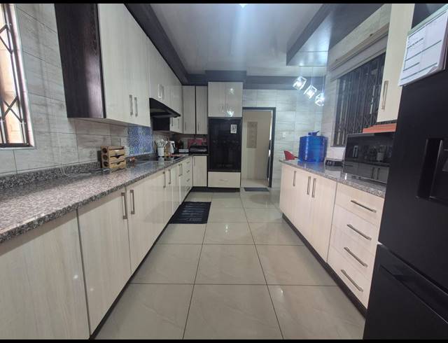 4 BEDROOM HOUSE FOR SALE IN ARCON PARK